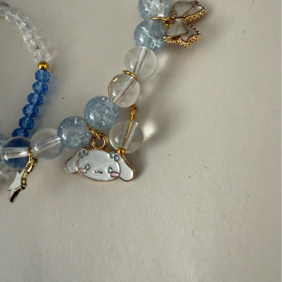 Cinnamon Roll Hello Kitty 2 small bag and 2 Keychains/bracelets/ stickers - Picture 10 of 11